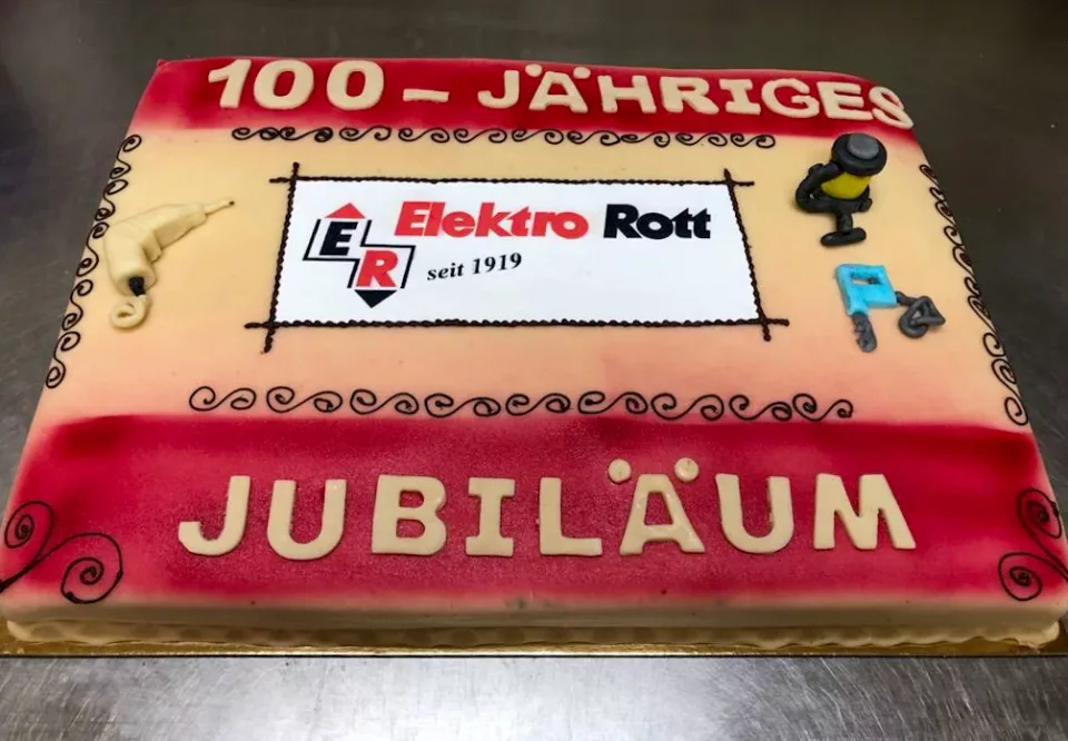 Jubiläumstorte zum 100-jährigen Firmenjubiläum – Konditorei Das Schokoladenmädchen Soltau