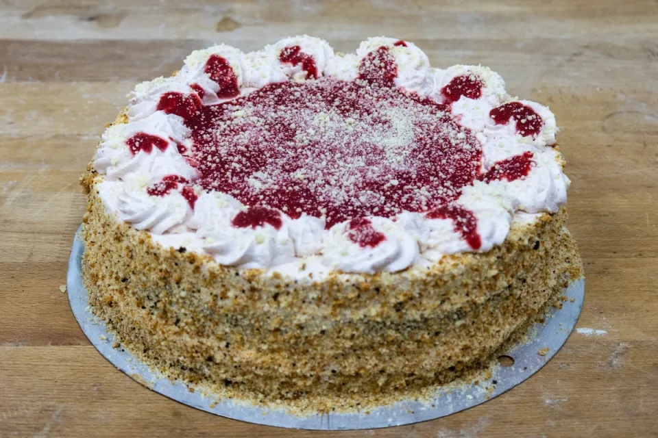 Erdbeer-Sahne-Torte – Konditorei Das Schokoladenmädchen Soltau