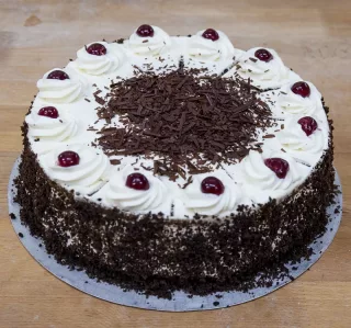 Schwarzwälder Kirschtorte – Konditorei Das Schokoladenmädchen Soltau
