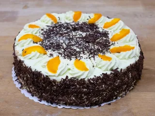 Pfirsich-Maracuja-Sahne-Torte – Konditorei Das Schokoladenmädchen Soltau